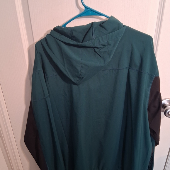 Puma Men's Teal and Black Windbreaker - Picture 2 of 3